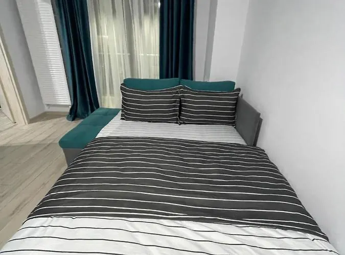 Апартаменти Moghioros Park Dum4 *