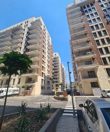 Apartment Moghioros Park Dum4 *